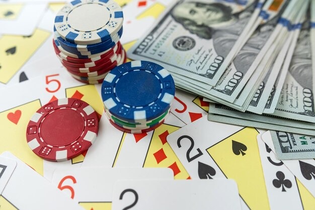 Free Bet Blackjack game interface on hero138 login showing live dealer and player options